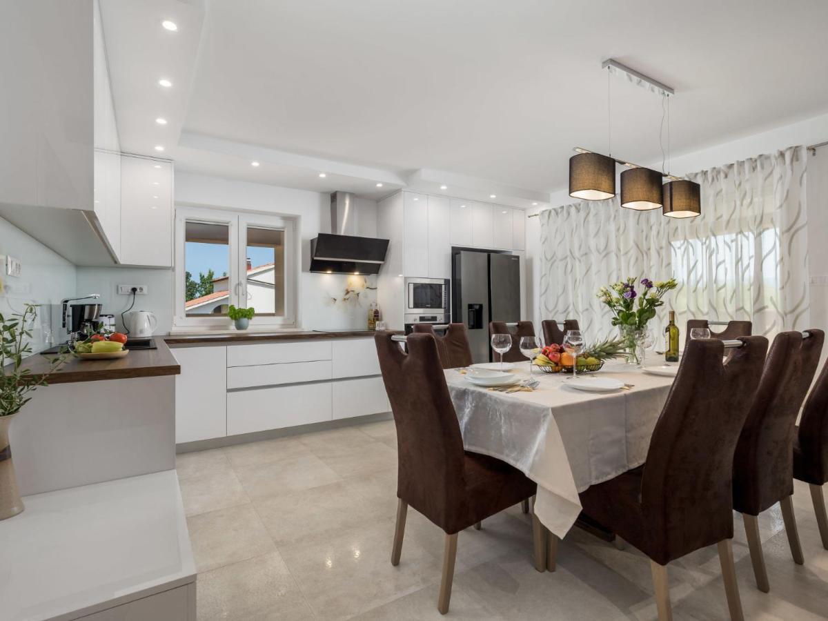 Villa Matea - Mlk150 By Interhome Dobrinj Extérieur photo