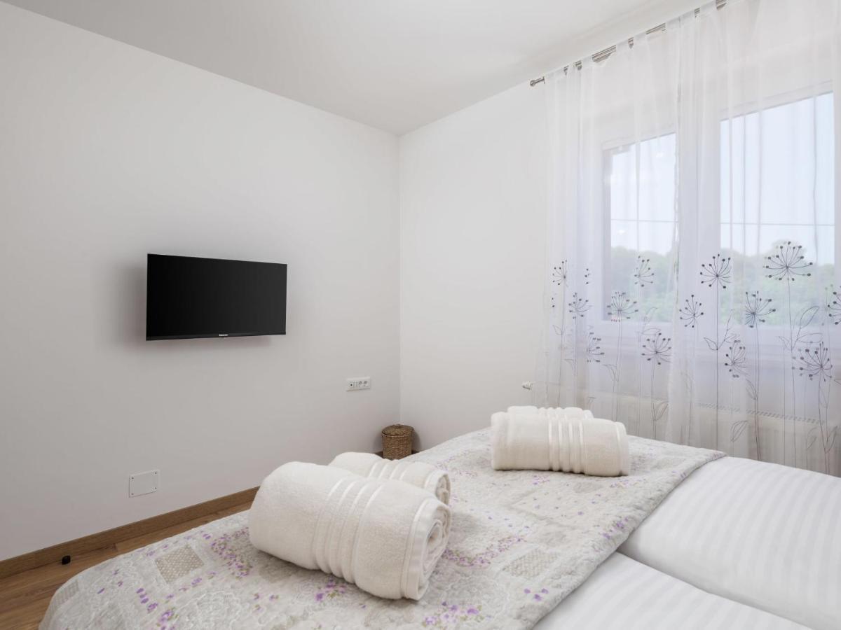 Villa Matea - Mlk150 By Interhome Dobrinj Extérieur photo